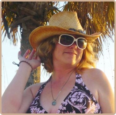 Angee - Digital Marketing Specialist