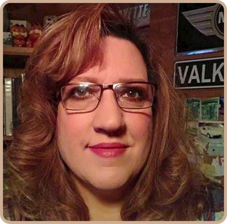 Karen - Graphic Designer